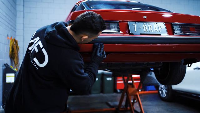 Mirror Finish Detail | Mazda RX7 Series 2 - 13B Turbo paint correction and ceramic coating смотреть онлайн