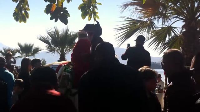 Санта-Клаус на Рождественском базаре, 12.2016. смотреть онлайн