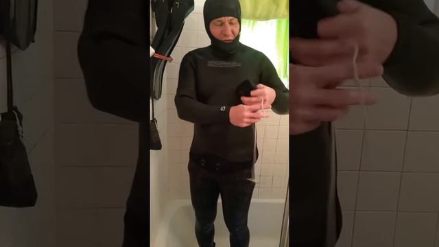 Как снимать костюм для подводной охоты смотреть онлайн