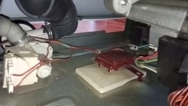 Обзор стиральной машины Electrolux EWF 1086 смотреть онлайн