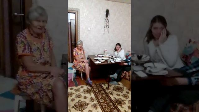 С новым 2019 годом здесь маме 79,лет... смотреть онлайн