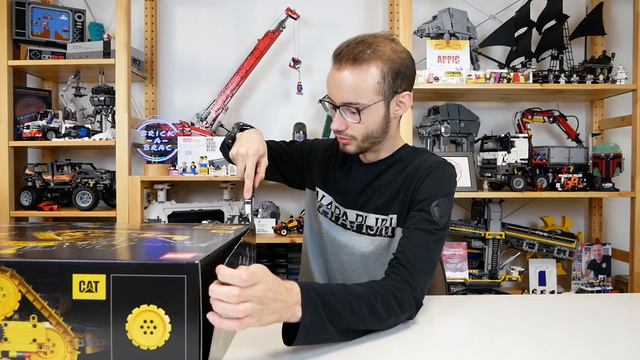 Unboxing des riesigen LEGO 42131 CAT D11T Bulldozer! 🚧 смотреть онлайн