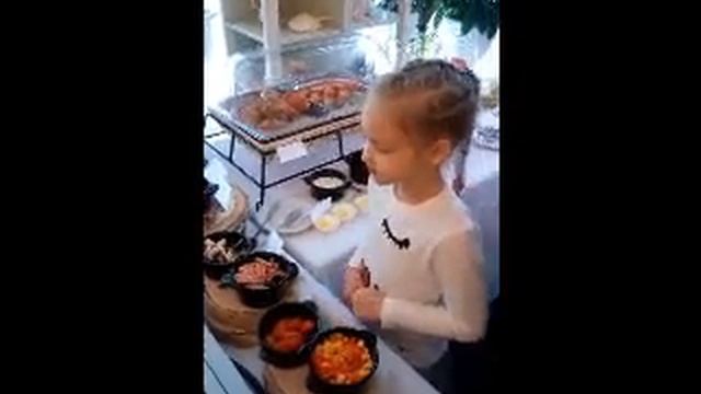 Бранч (поздний завтрак в ресторане Сан Марино) на английском языке для учеников Link Language Schoo смотреть онлайн