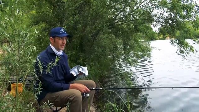 ПОПЛАВОЧНАЯ РЫБАЛКА ДЛЯ НАЧИНАЮЩИХ: ловля плотвы и леща на удочку смотреть онлайн