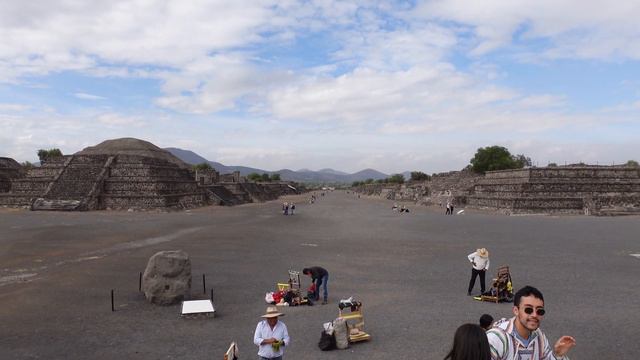 TEOTIHUACÁN: How to VISIT the CITY of the GODS! (Mexico City Travel Guide Day 5) смотреть онлайн