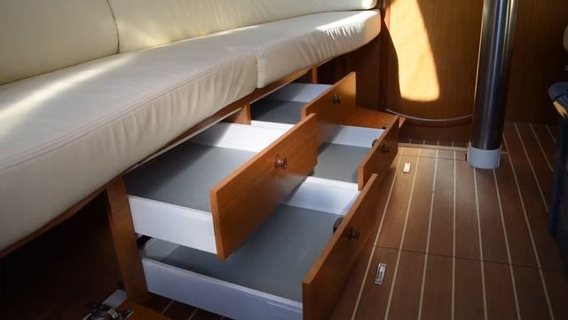 Обзор яхты Jeanneau Sun Odyssey 42 DS.