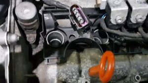 Skoda Fabia (Roomster) 1.6 замена свечей (катушек зажигания)