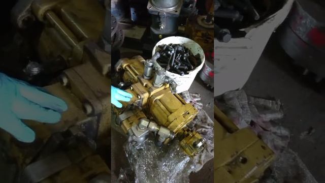 Насос Cat D6R. Запчасти для спецтехники смотреть онлайн