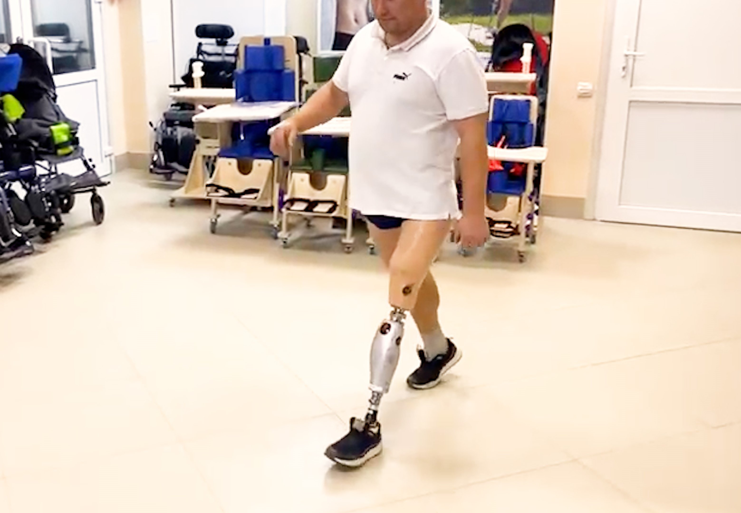 Интеллектуальное микропроцессорное колено “Intuy Knee” смотреть онлайн