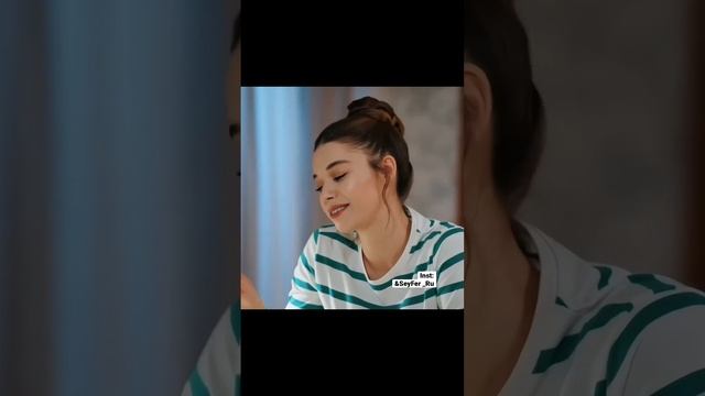 Сейран ведёт себя рядом с Феритом как ребёночек #зимородок #yalıçapkını #seyfer #mertramazandemir смотреть онлайн