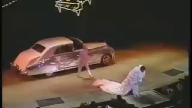 Liberace Music Video & Entrance 1981