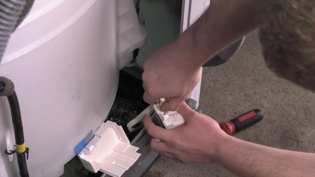 Samsung Washer Repair - Will Not Drain - Drain Pump смотреть онлайн