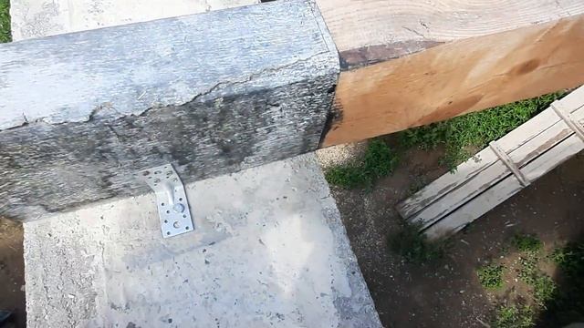 Деревянные балки перекрытия первого этажа. Монтаж балок одним человеком. смотреть онлайн