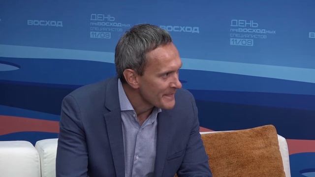 День преВОСХОДных специалистов. Блок заместителя директора НИИ "Восход" Евгения Новикова смотреть онлайн