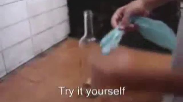 Как вытащить застрявшую в бутылке пробку смотреть онлайн