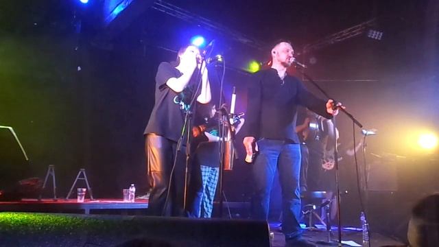 Green Crow - По дороге (Гластонбери 2023) смотреть онлайн