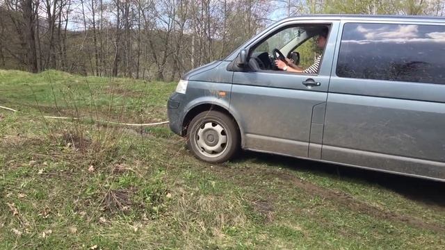 T4 Multivan Syncro буксирует T5 смотреть онлайн
