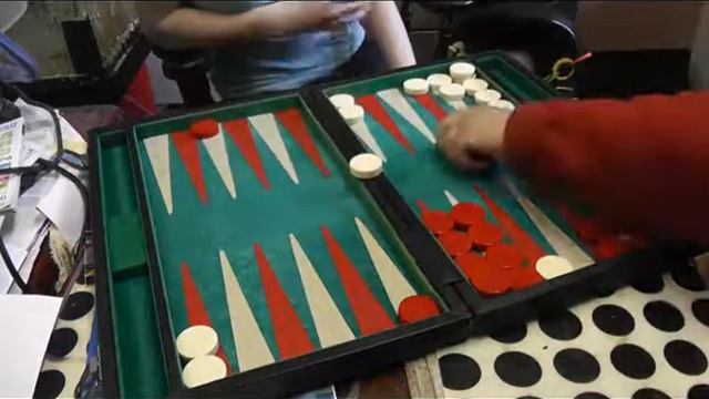 Grandad GVB Plays Georgina Grandaughter Backgammon.wmv смотреть онлайн