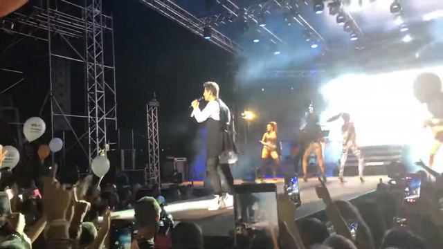 Сакис Рувас. Начало концерта. Салоники.