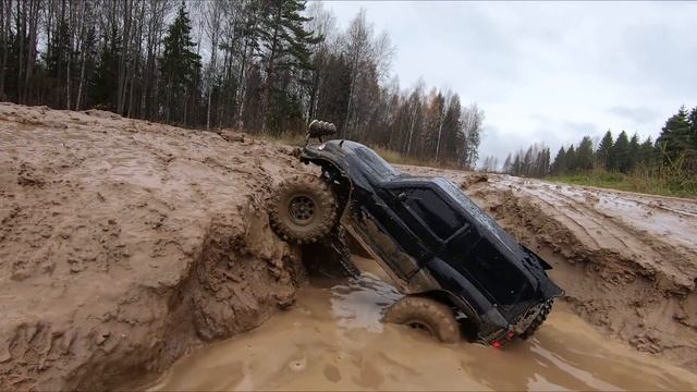 Сравнительный тест Blazer K5 и Pajero в гряземесе ... Traxxas TRX-4 vs MST CFX-W смотреть онлайн