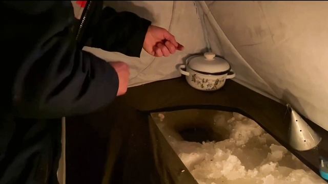 И ПОДУМАТЬ НЕ МОГЛИ ЧТО ТАКОЕ БЫВАЕТ! первое видео или РЫБАЛКА на десногорском водохранилище В МАРТ смотреть онлайн