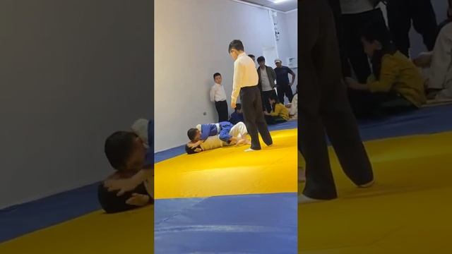 Научите своего ребенка дисциплине и самообороне с помощью дзюдо. ? #judo смотреть онлайн