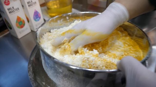 Amazing Giant Size! Original Taiwanese Giant Giggly Castella Cake - Korean Street Food