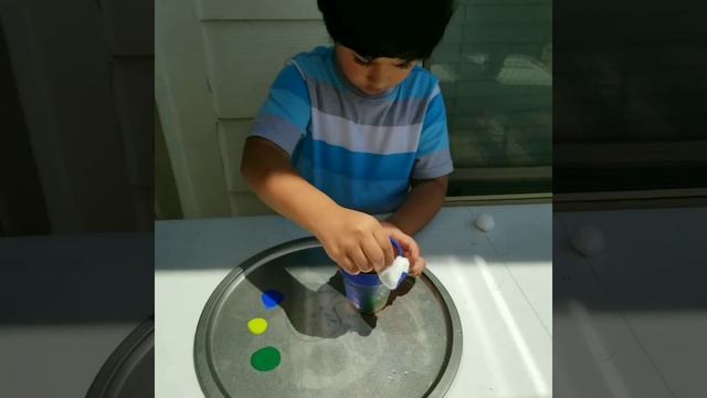 Eggshells seed starter Earth Day Activity for kids смотреть онлайн