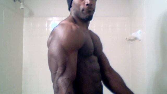 Throwback Posing Video (2/23/11) смотреть онлайн