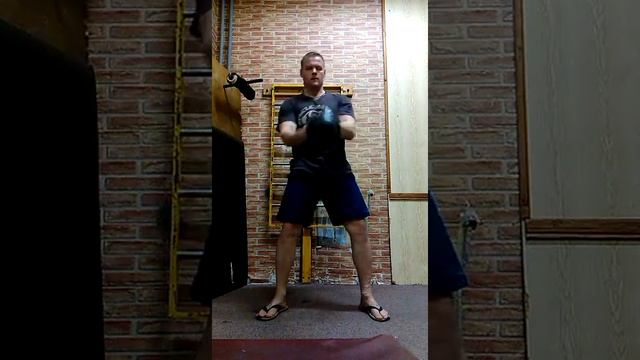 Заброс, выпад, жим, толчок, мельница.Всё выполняется в системе пирамида от5 до1,или наоборот от1 до смотреть онлайн