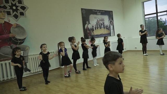 Видео урок с танцем лезгинка. Дети танцуют лезгинку смотреть онлайн