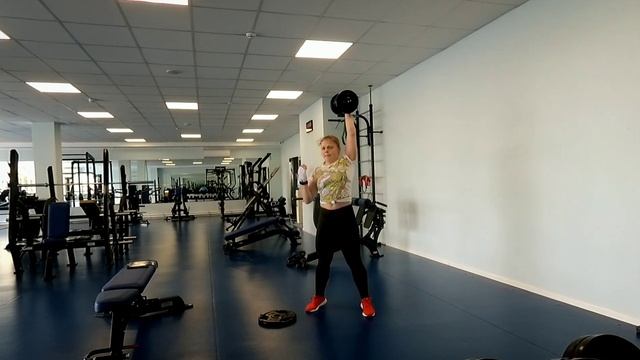 Функциональная тренировка с гантелью (гирей) и блином - Fullbody "Плечи в 3d и немного бёрпи" смотреть онлайн