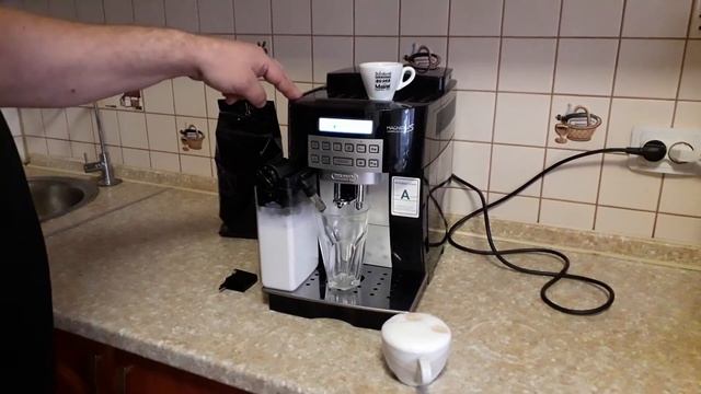 Как приготовить Латте на кофемашине DeLonghi Magnifica ECAM22.360.S смотреть онлайн