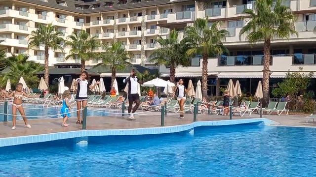 танец отеля MC Arancia смотреть онлайн