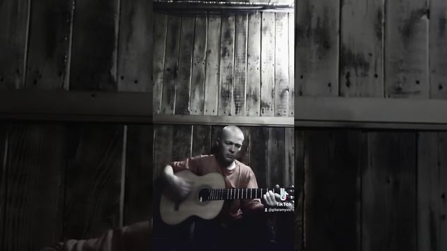 Михаил Круг идёт этап (кавер на гитаре) смотреть онлайн