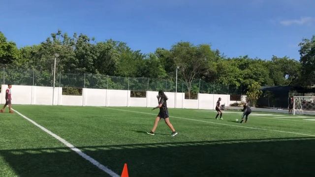 Тренировка по футболу в колледже. Мексика смотреть онлайн