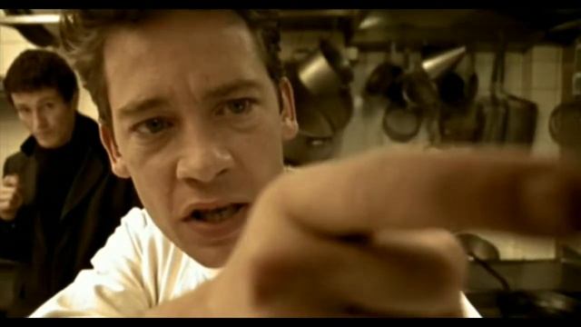 Мыло готовит суп в бакалейной лавке. Карты, деньги и два дымящихся ствола (гоблин). смотреть онлайн