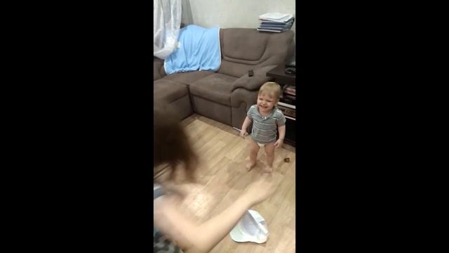 малыш заразительно смеется смотреть онлайн