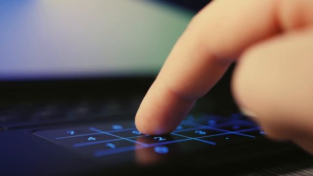 Izvanredan: ASUS ZenBook 14 UX433 смотреть онлайн