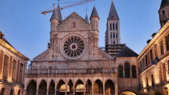 Кафедральный собор Нотр-Дам в Турне. Бельгия. смотреть онлайн