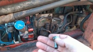 Обратка топливной системы Т-40. Штуцер удаления воздуха.