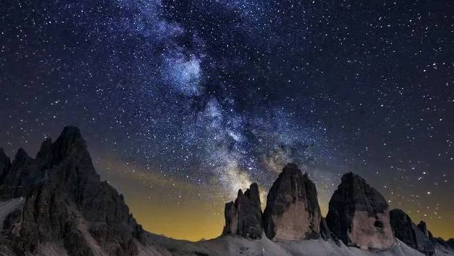 Серая Лесть пришла вдруг, словно из сказки… смотреть онлайн