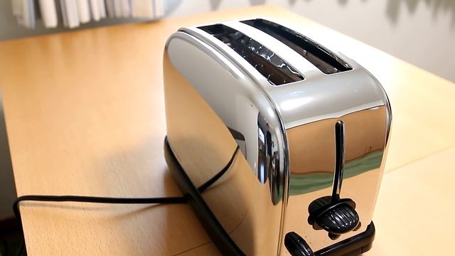 Russell Hobbs Classic toaster｜トースターを公式っぽく撮ってみた смотреть онлайн