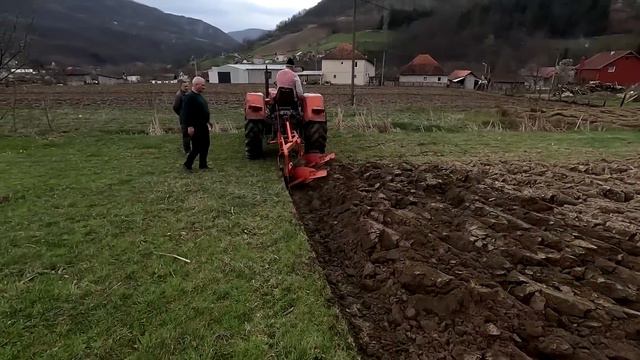 Popravljanje i štelovanje pluga kod prijatelja Neše Erića-Ursus C360 i IMT 756 смотреть онлайн