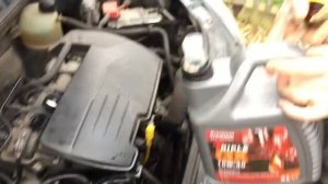 Renault Clio 1.2 oil leak and lots of mess caused by a simple problem + sticky oil cap