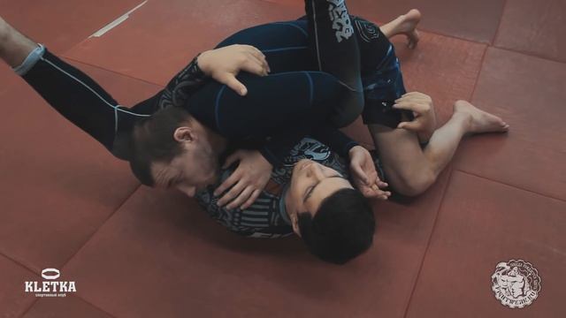 Рычаг локтя из гарда или свип — два финта для БЖЖ и Грэпплинга смотреть онлайн