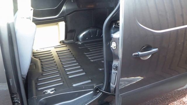 2013 63 Citroen Berlingo 1.6 HDI 75PS 625KG LX L1 смотреть онлайн