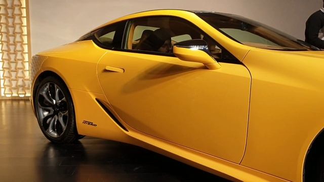 Lexus LC500h India Launch & Price | Walkaround смотреть онлайн