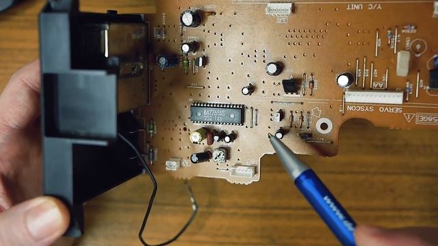 Разбираем старый видеомагнитофон , а что-же внутри ?! смотреть онлайн