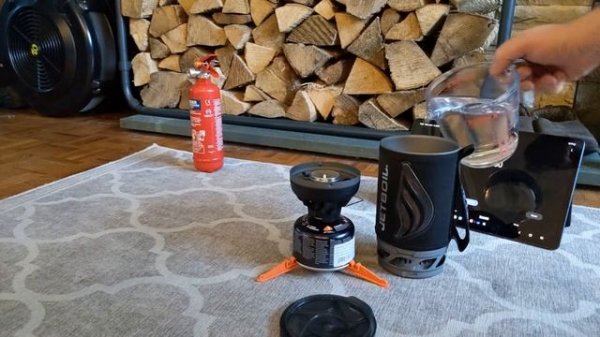 MSR Windburner vs Jetboil Flash Wind (Fan) Test